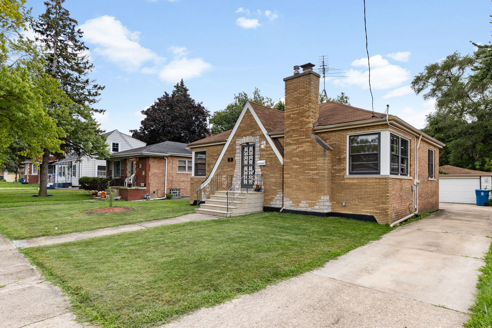 main property photo 3