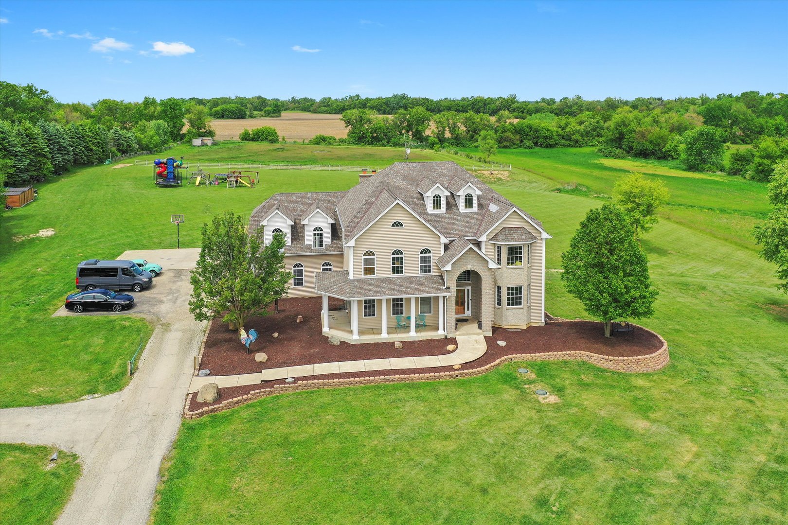 main property photo 3