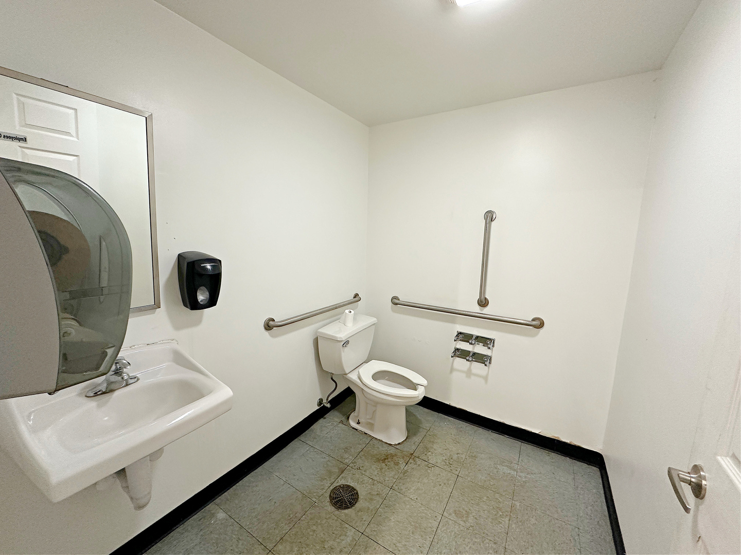 main property photo 17