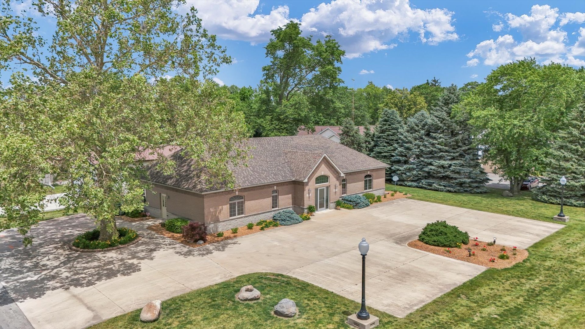 main property photo 42