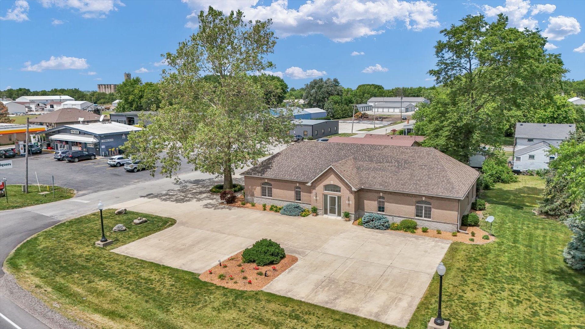 main property photo 44