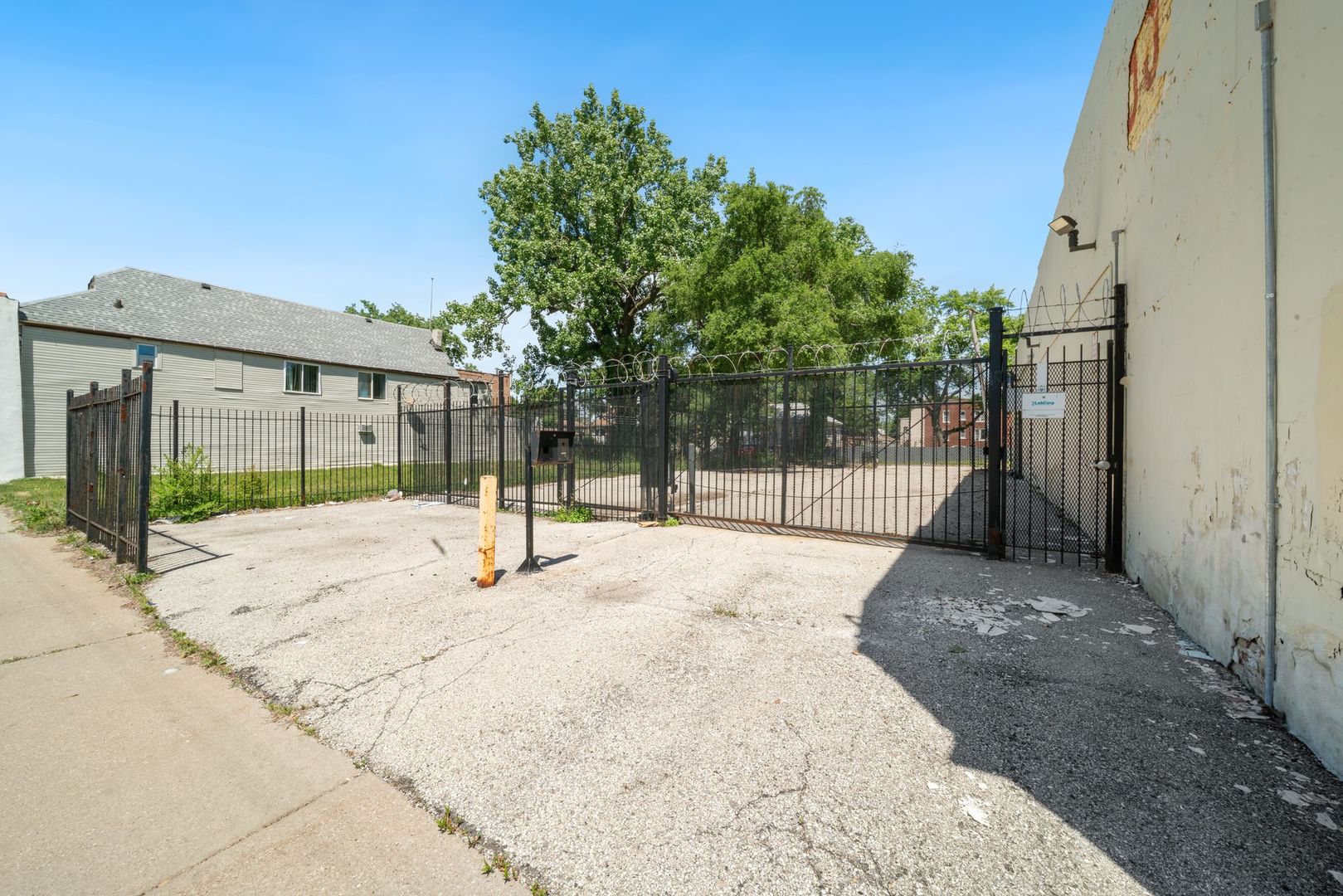 main property photo 19