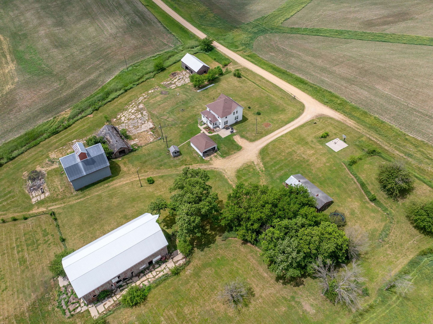 main property photo 45