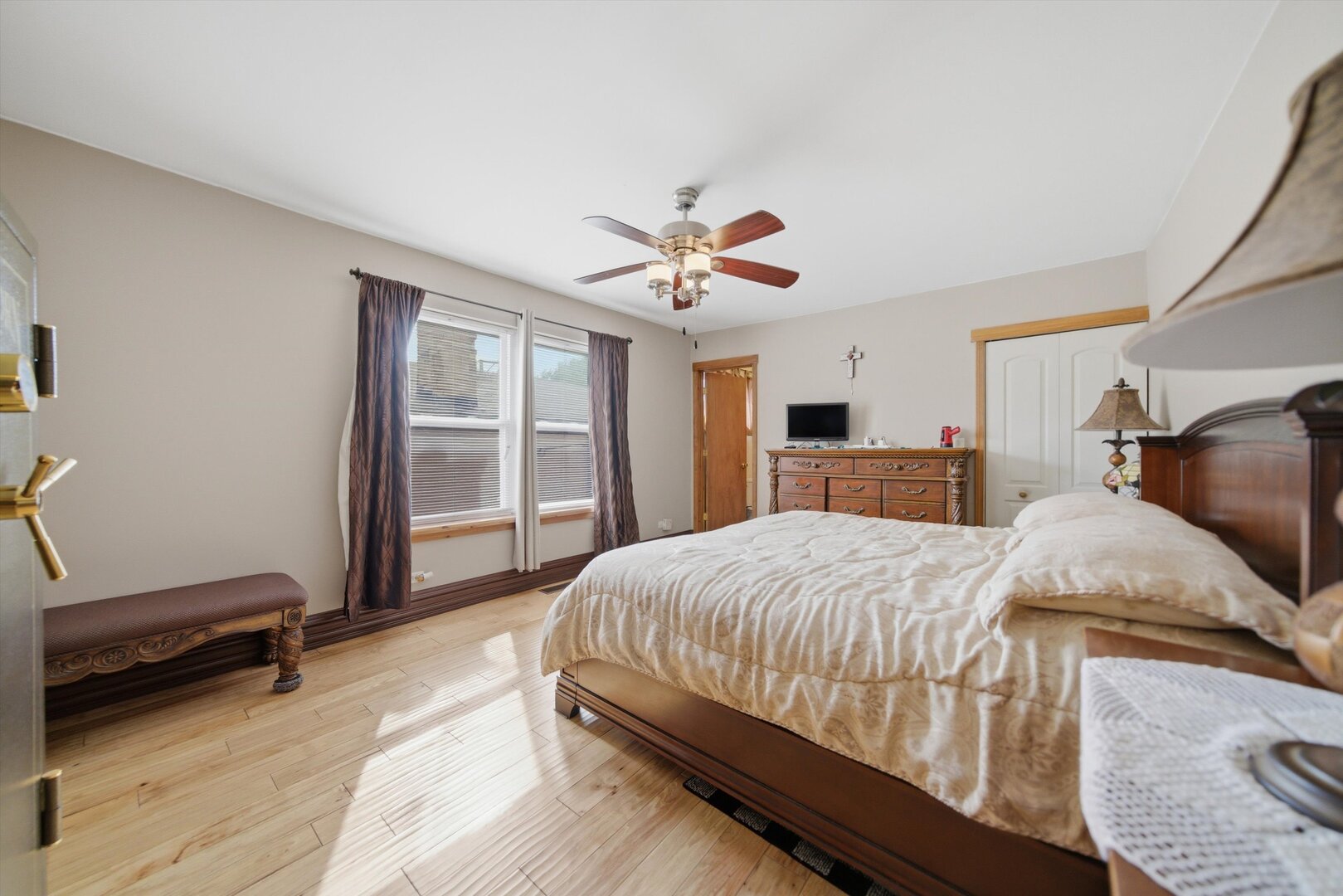main property photo 18