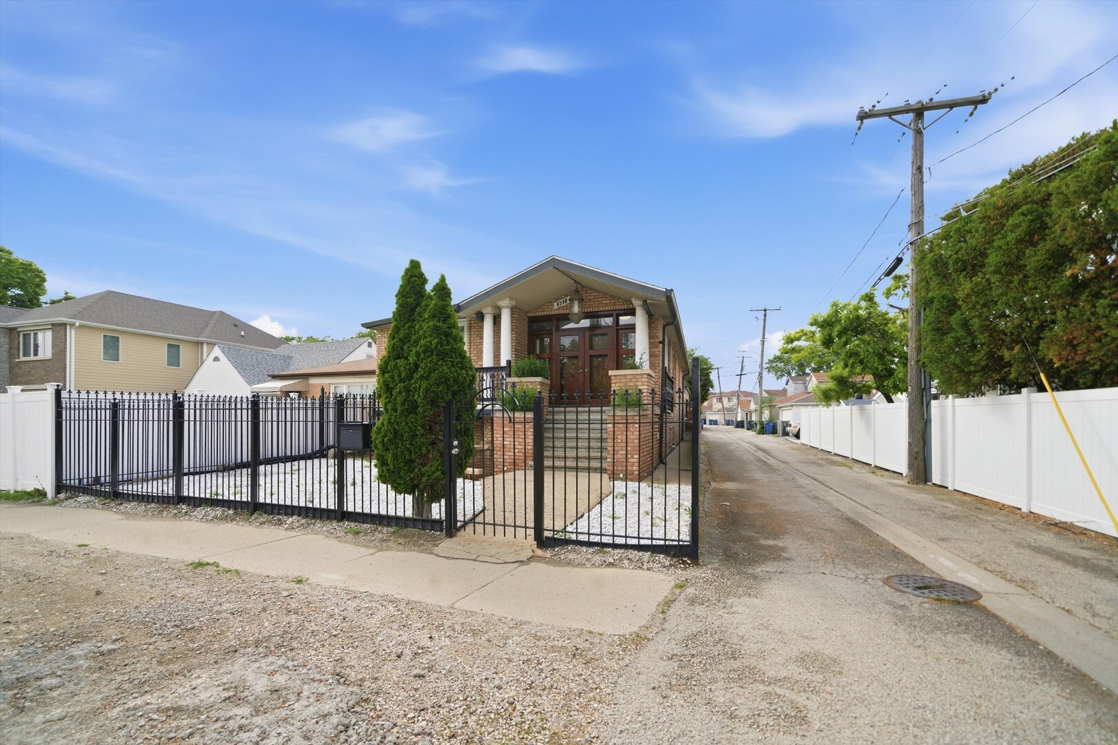 main property photo 3