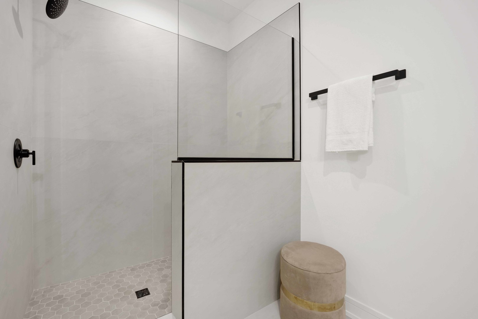 property viewer photo 15