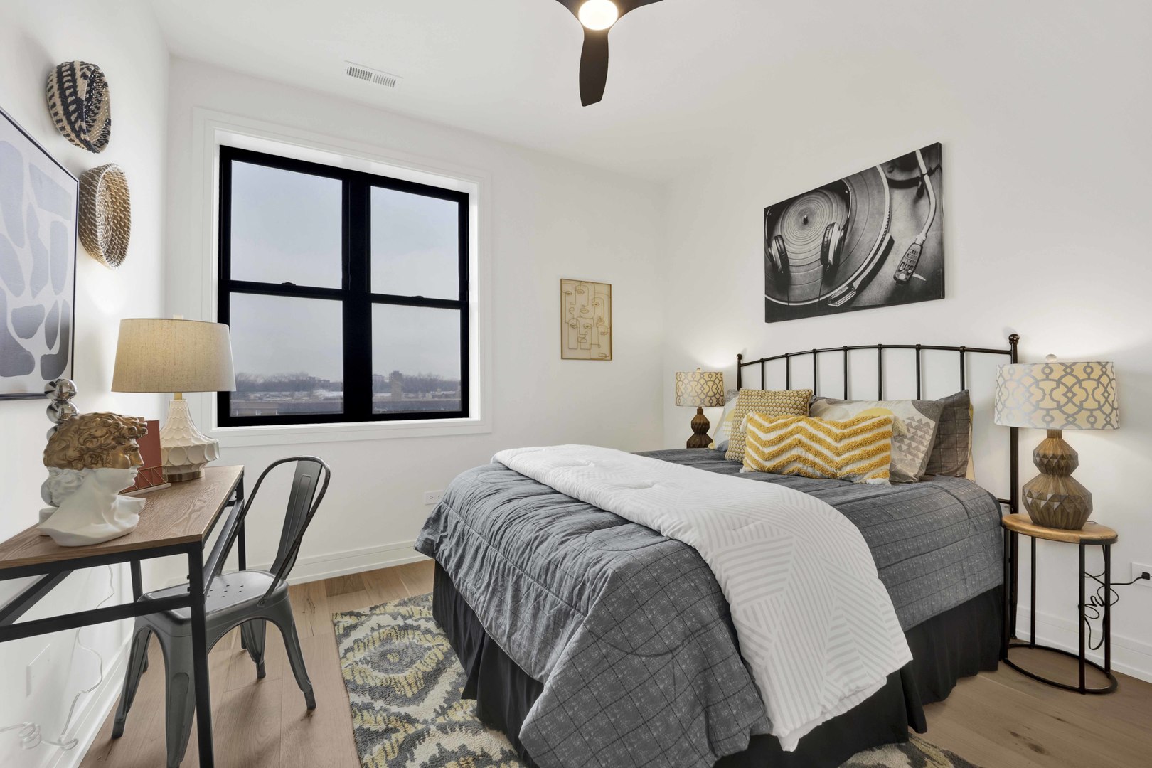 property viewer photo 16