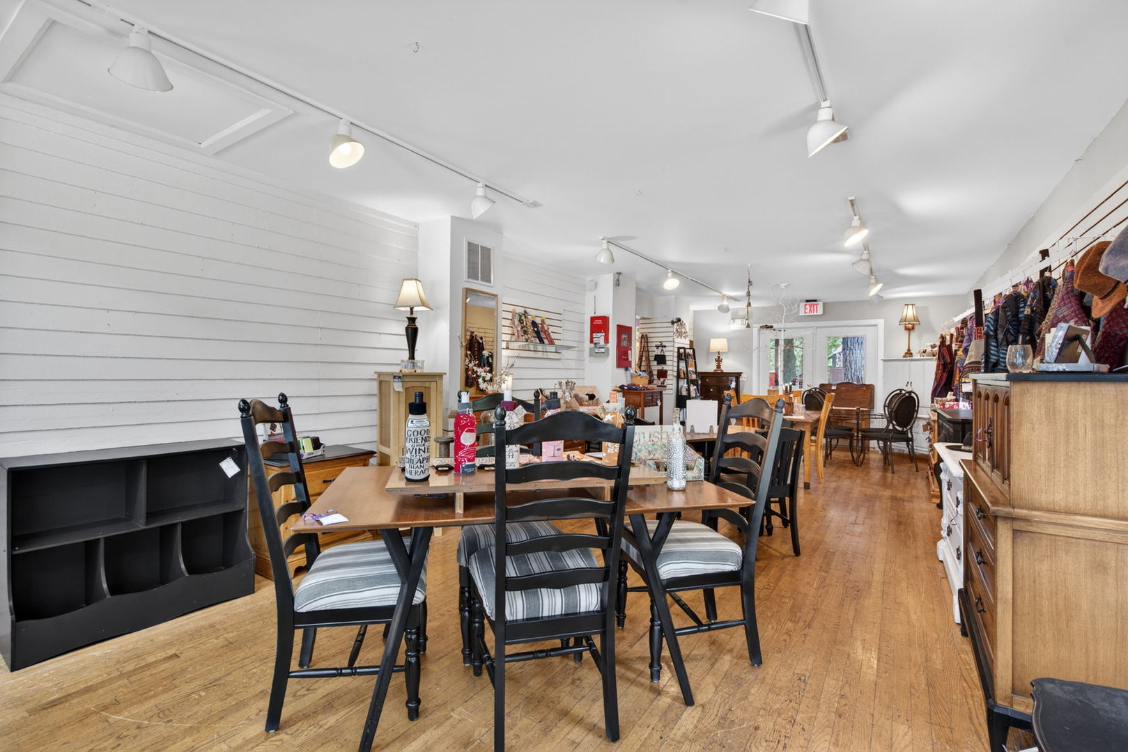 main property photo 16