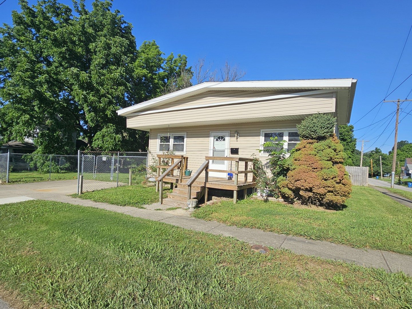 main property photo 3