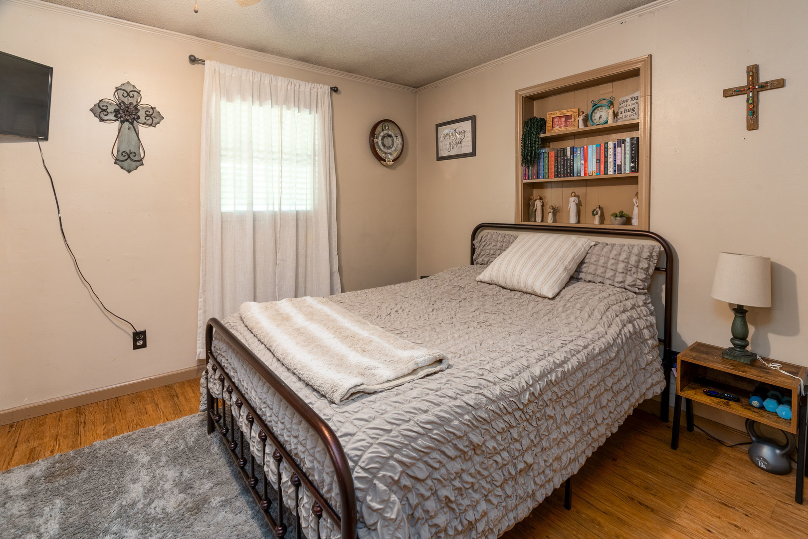 main property photo 18