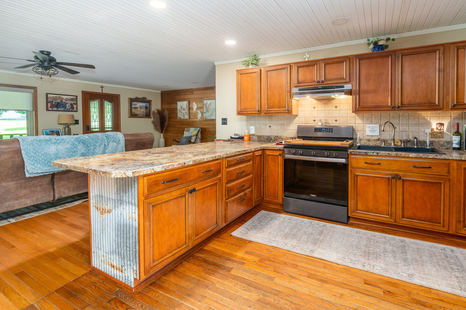 main property photo 8