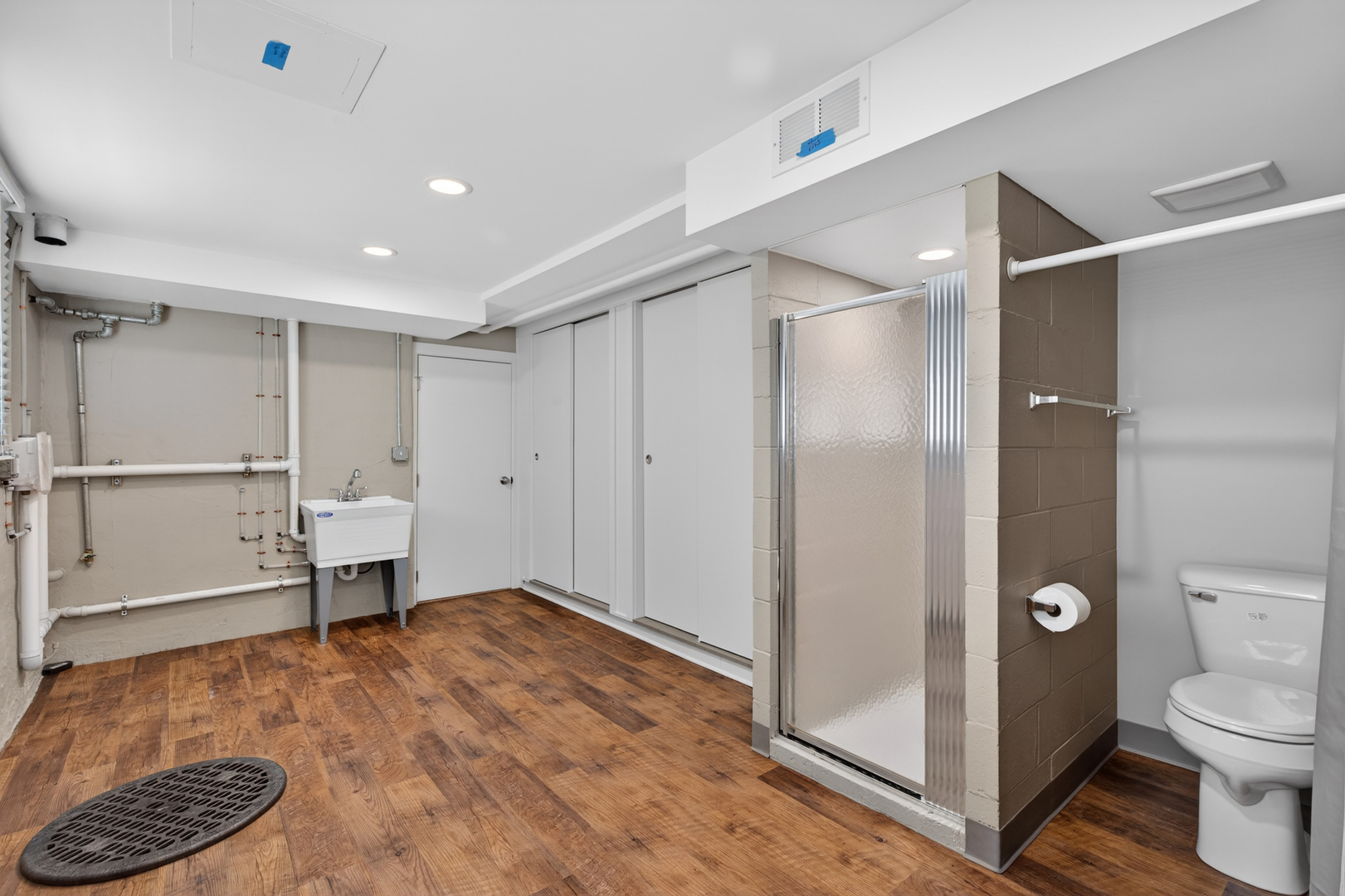 main property photo 123