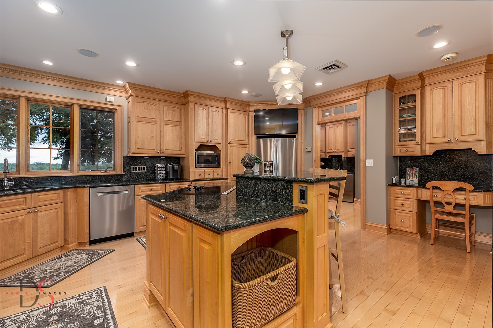 main property photo 13