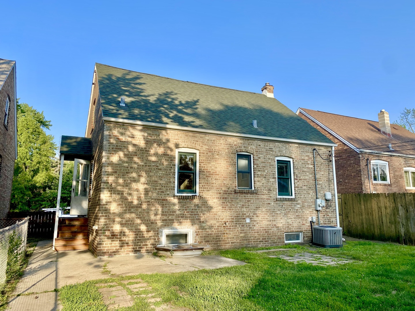 main property photo 30