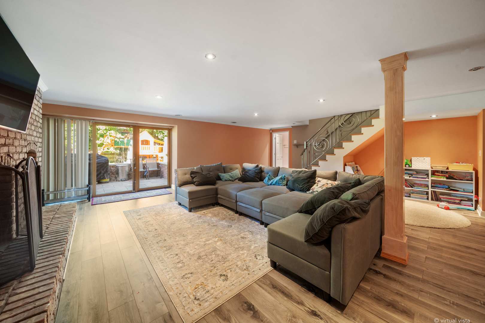 main property photo 37