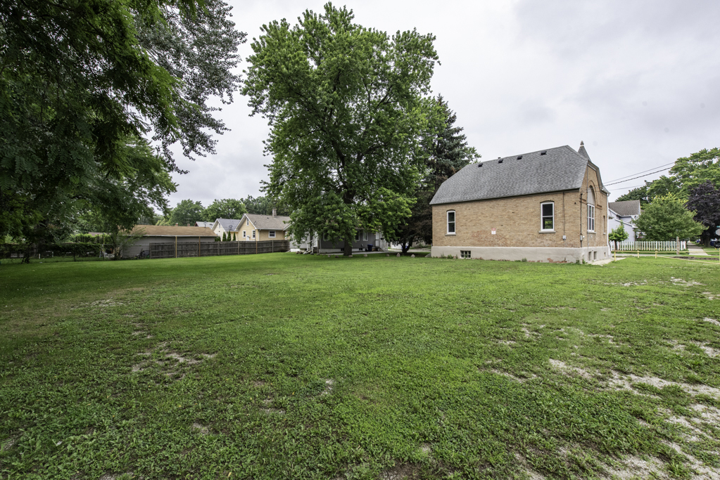 main property photo 33
