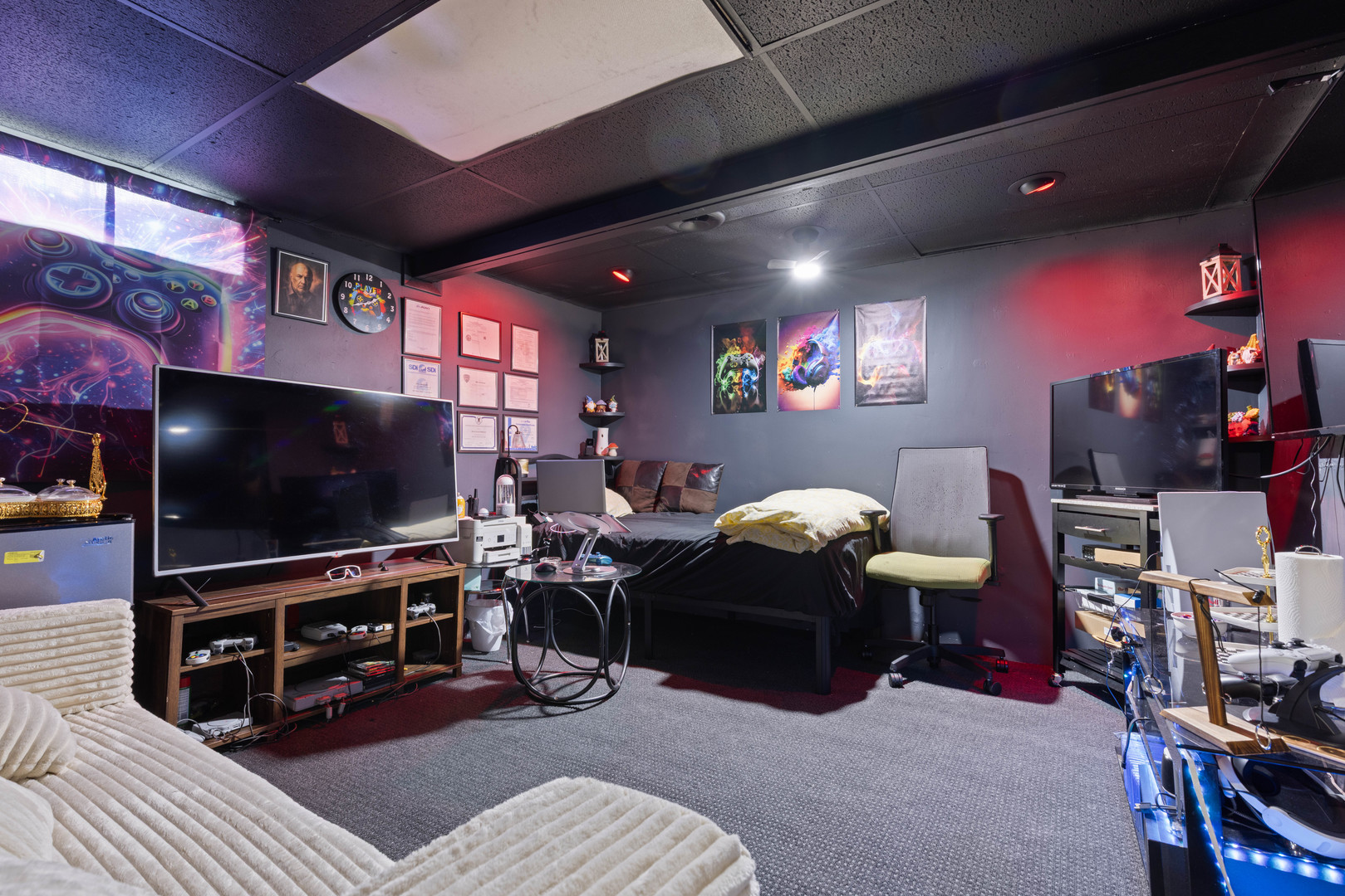 main property photo 13