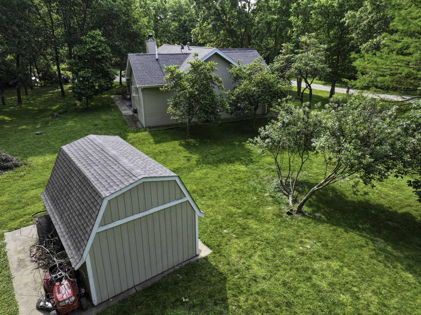 main property photo 40