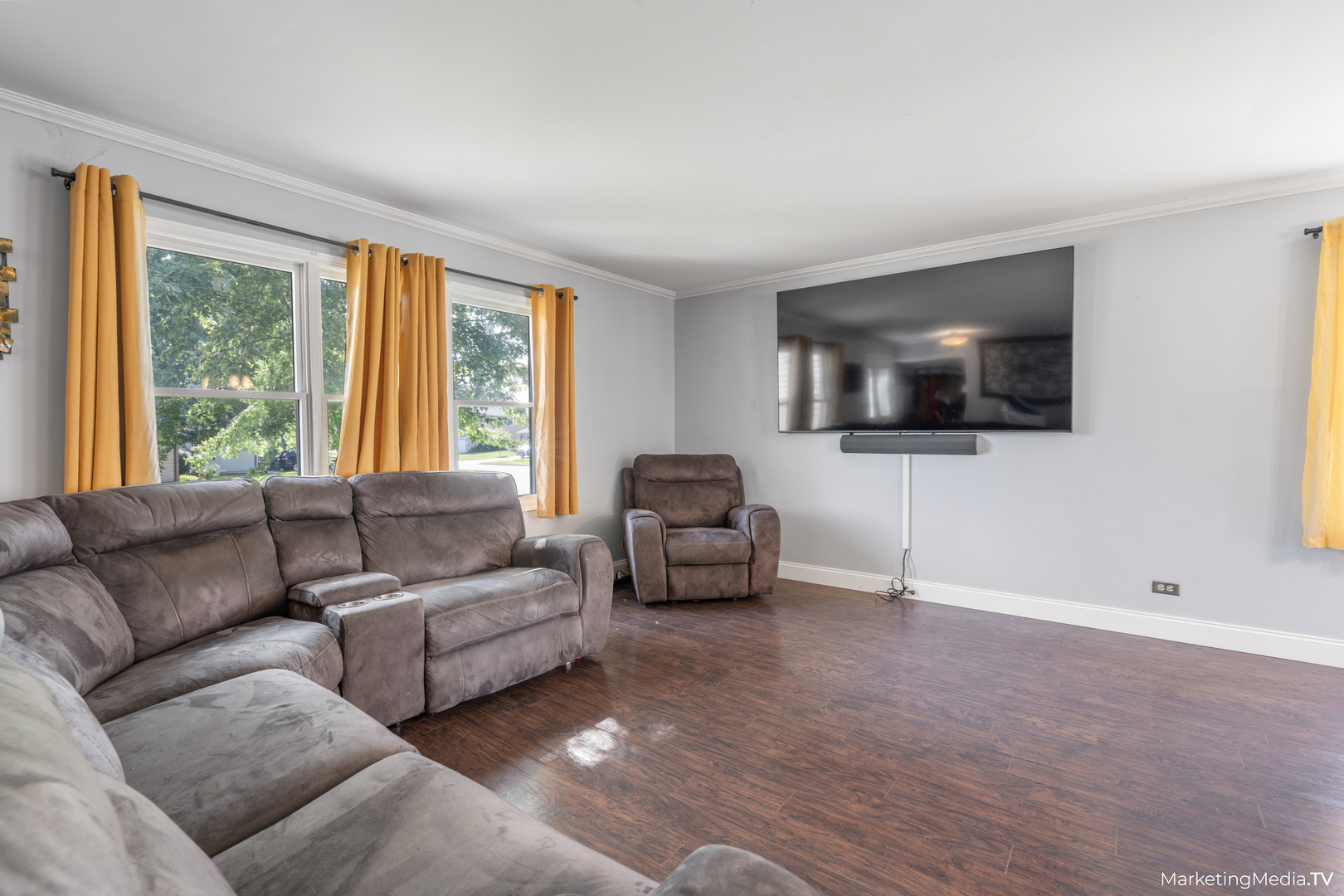 main property photo 3