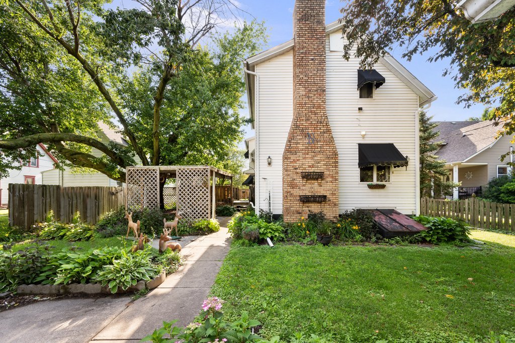 main property photo 9