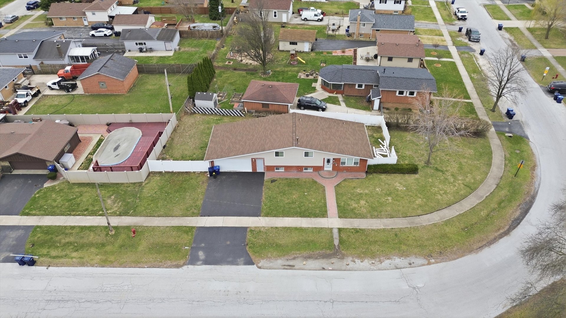 main property photo 37