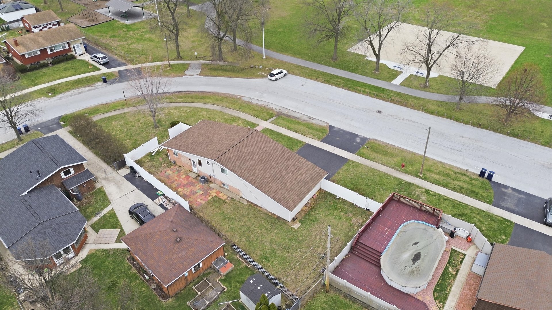 main property photo 39