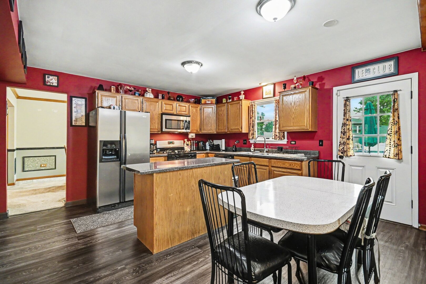 main property photo 3