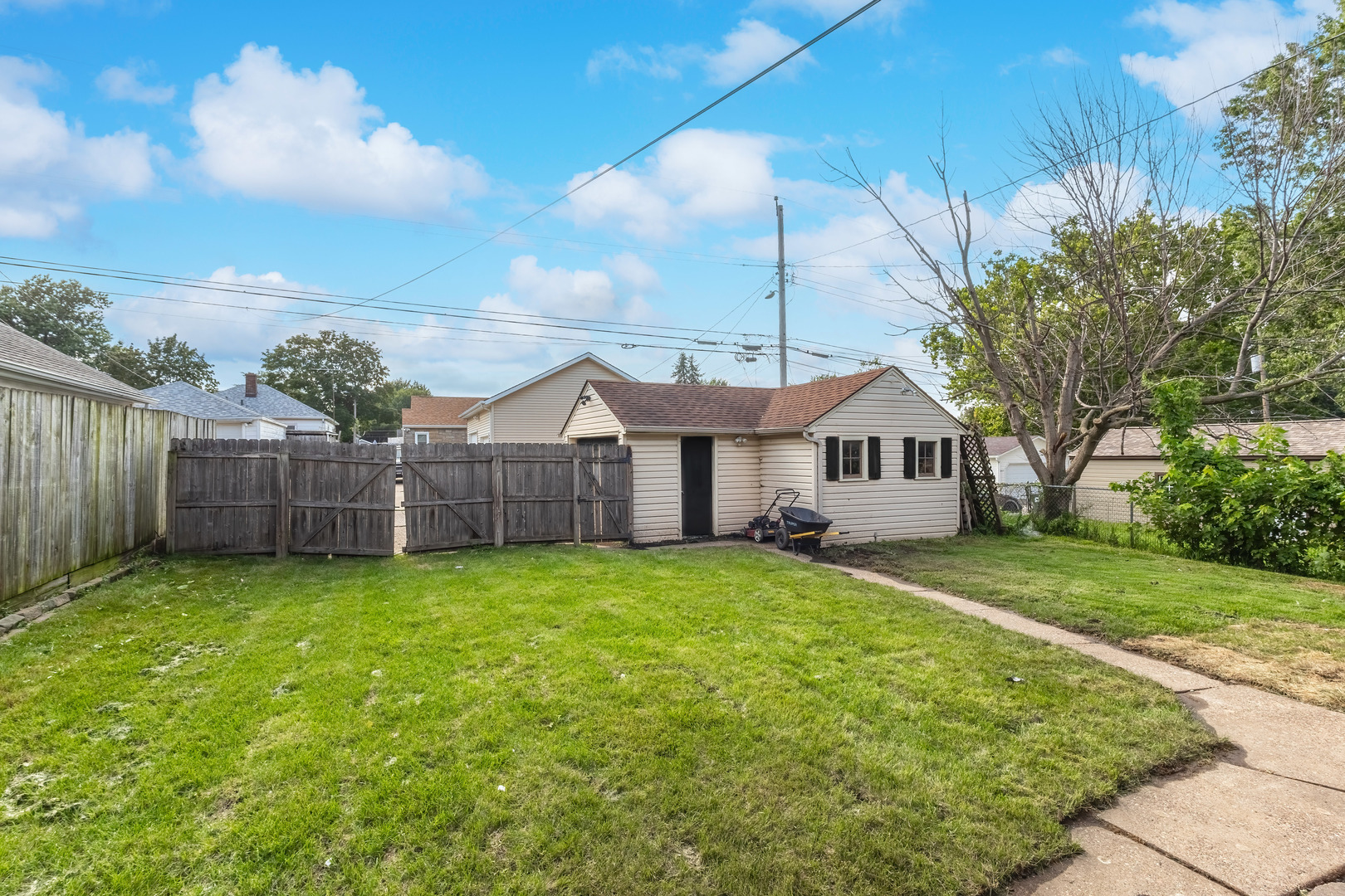 main property photo 47