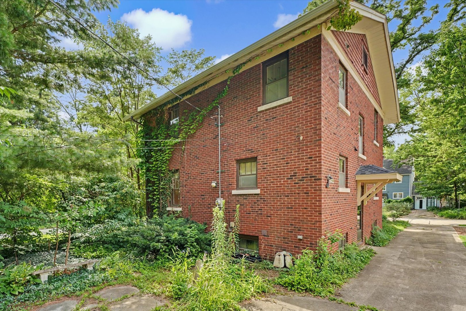 main property photo 27
