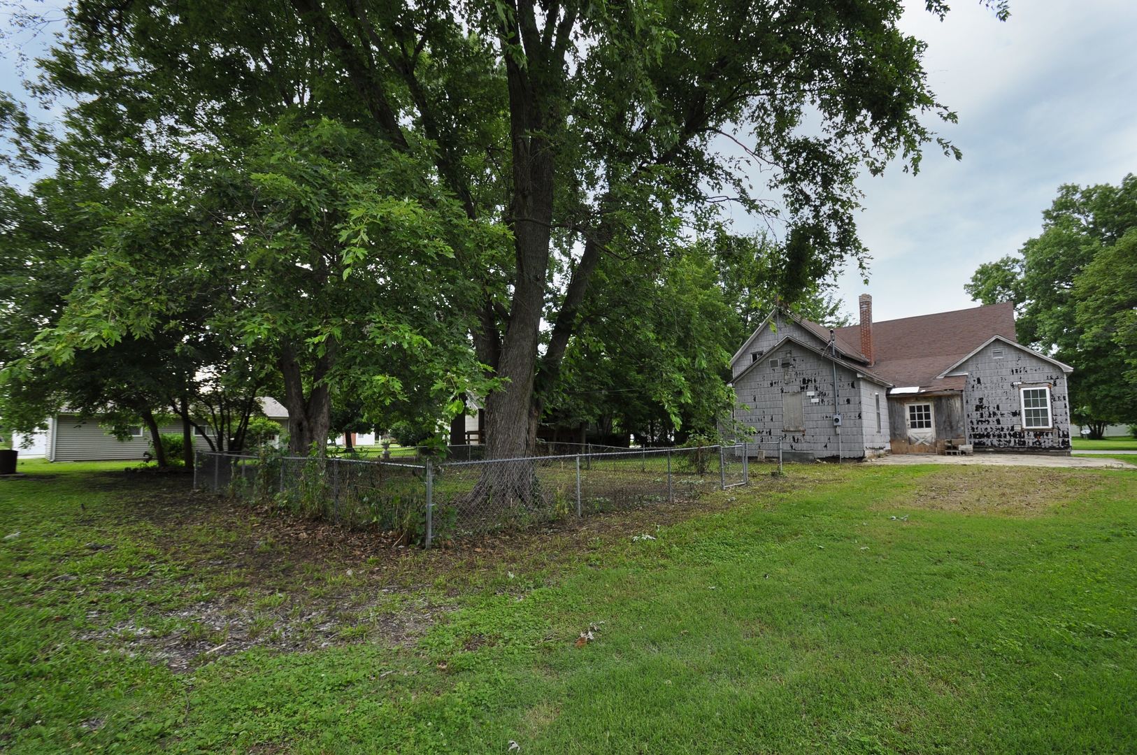 main property photo 36