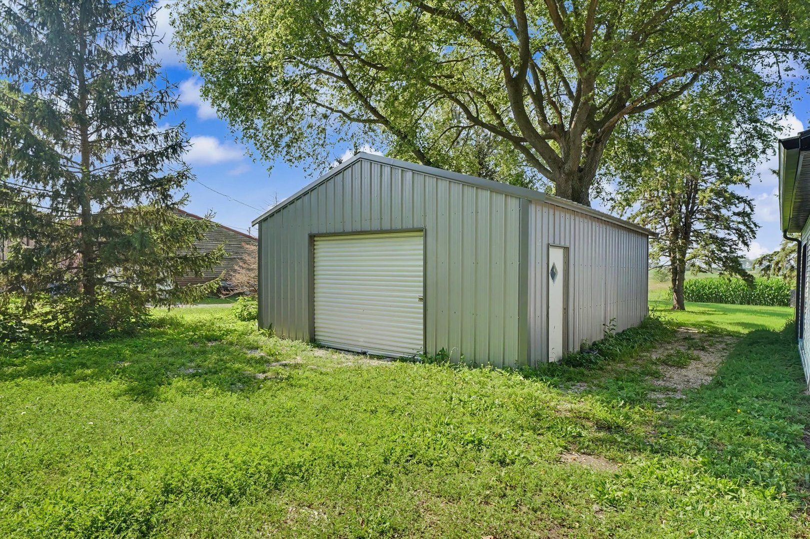 main property photo 48
