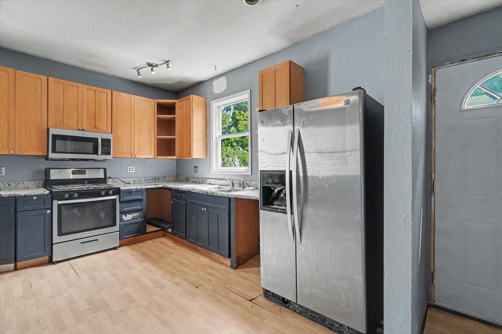 main property photo 13