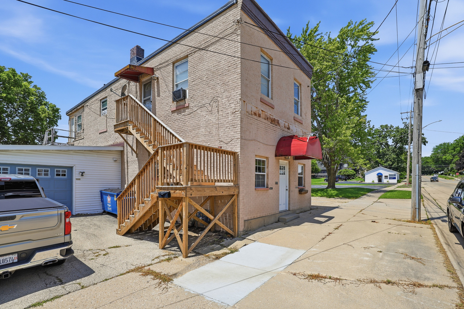 main property photo 7