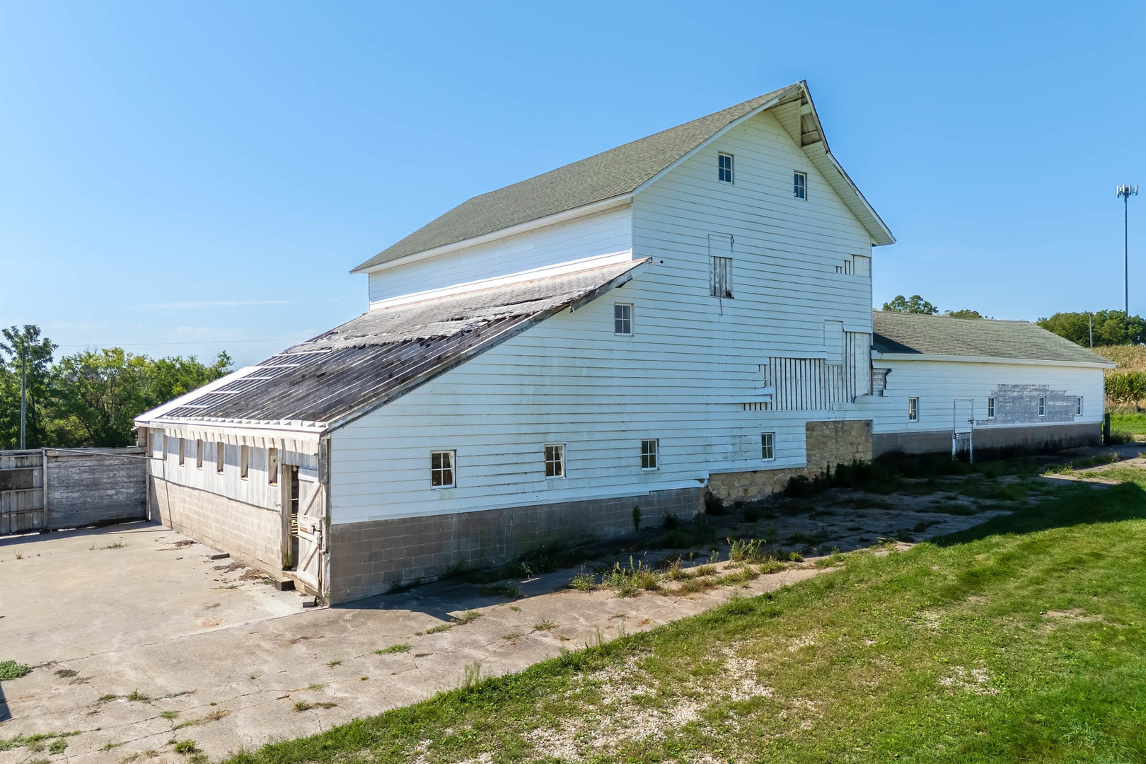 main property photo 39