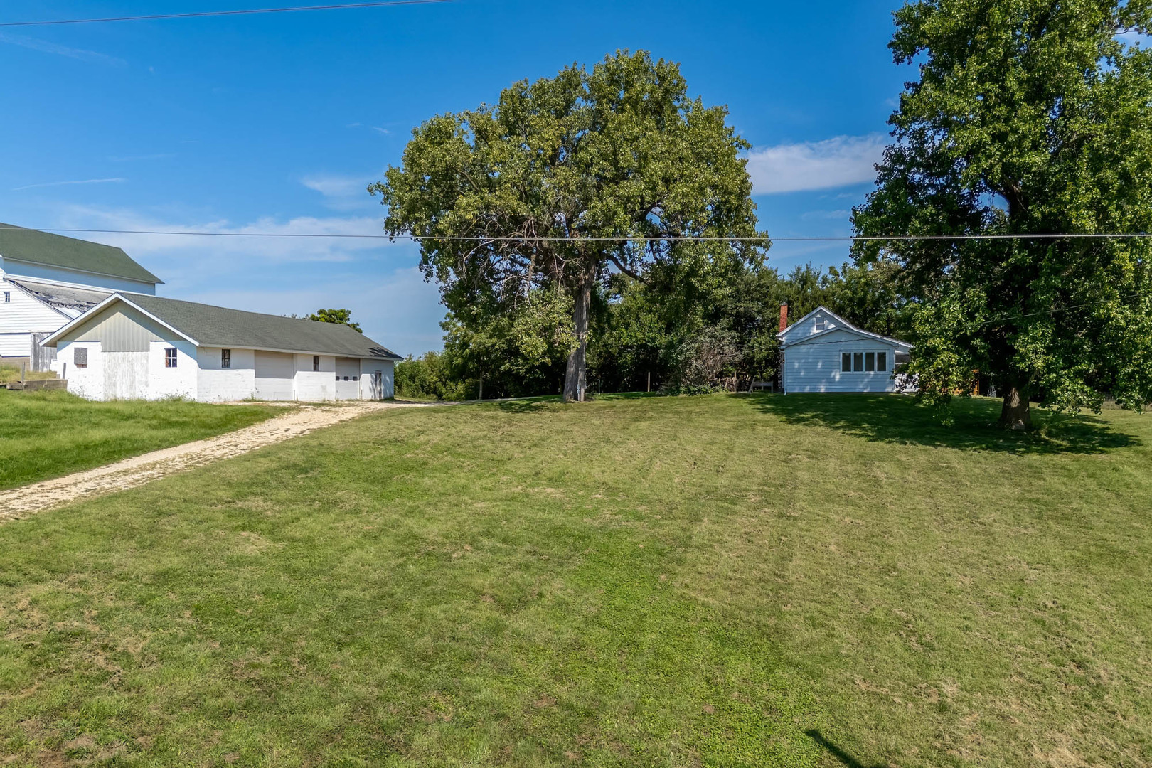 main property photo 40