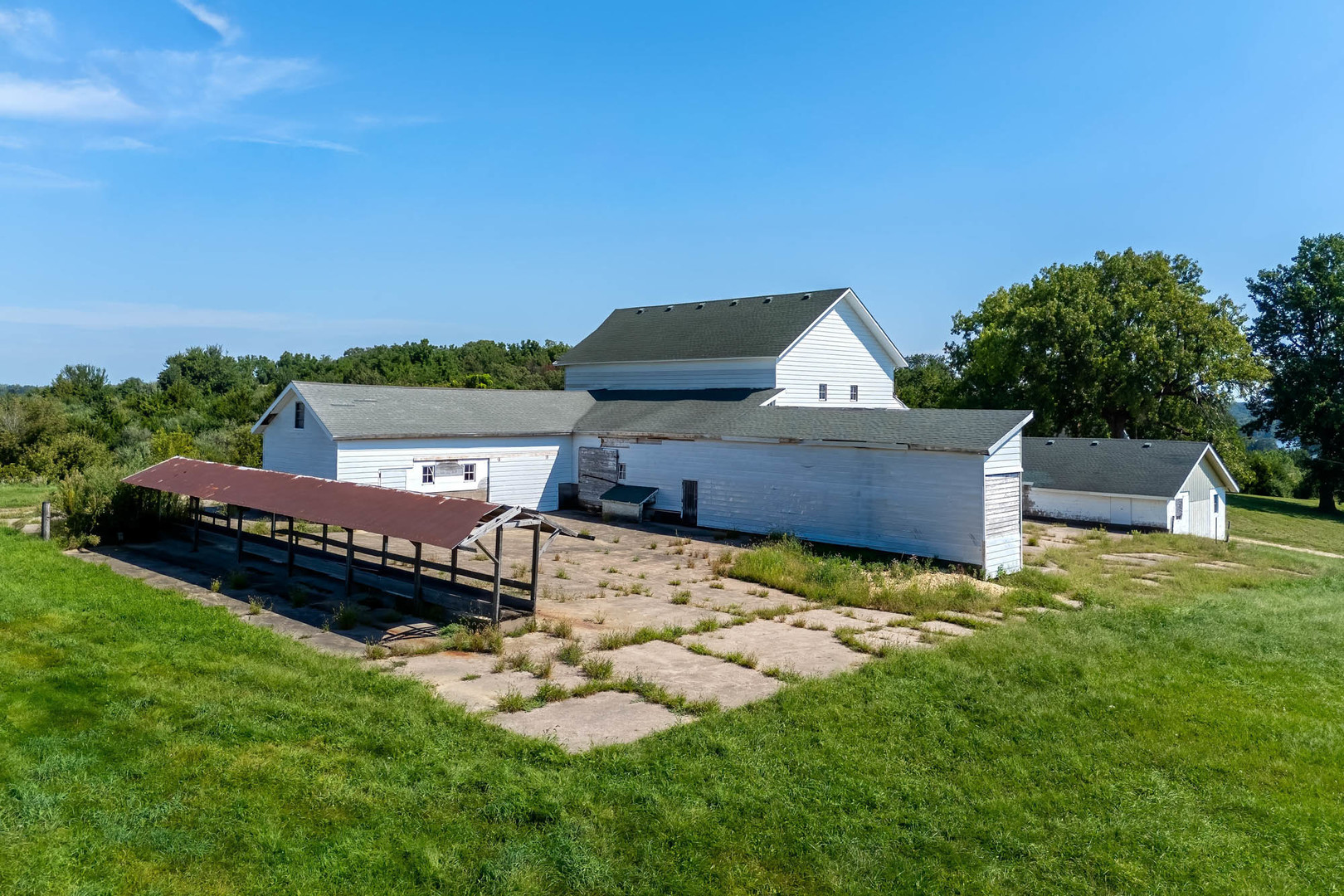 main property photo 7