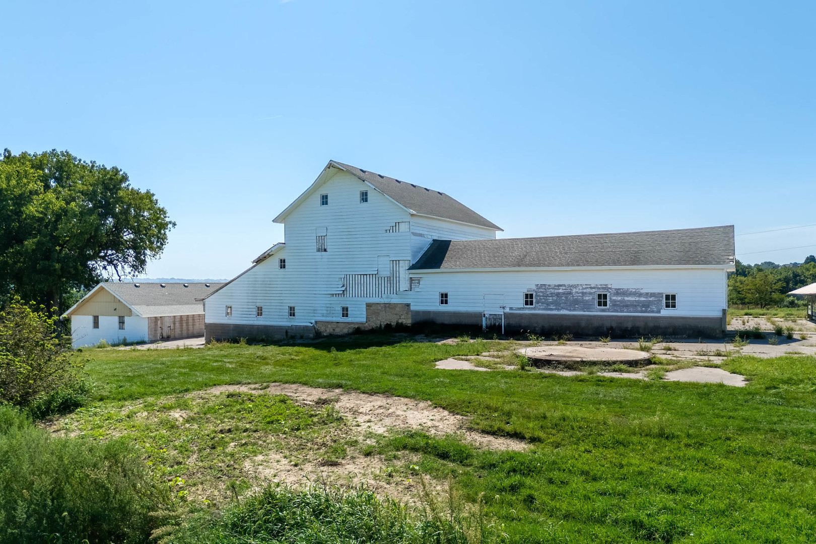 main property photo 8