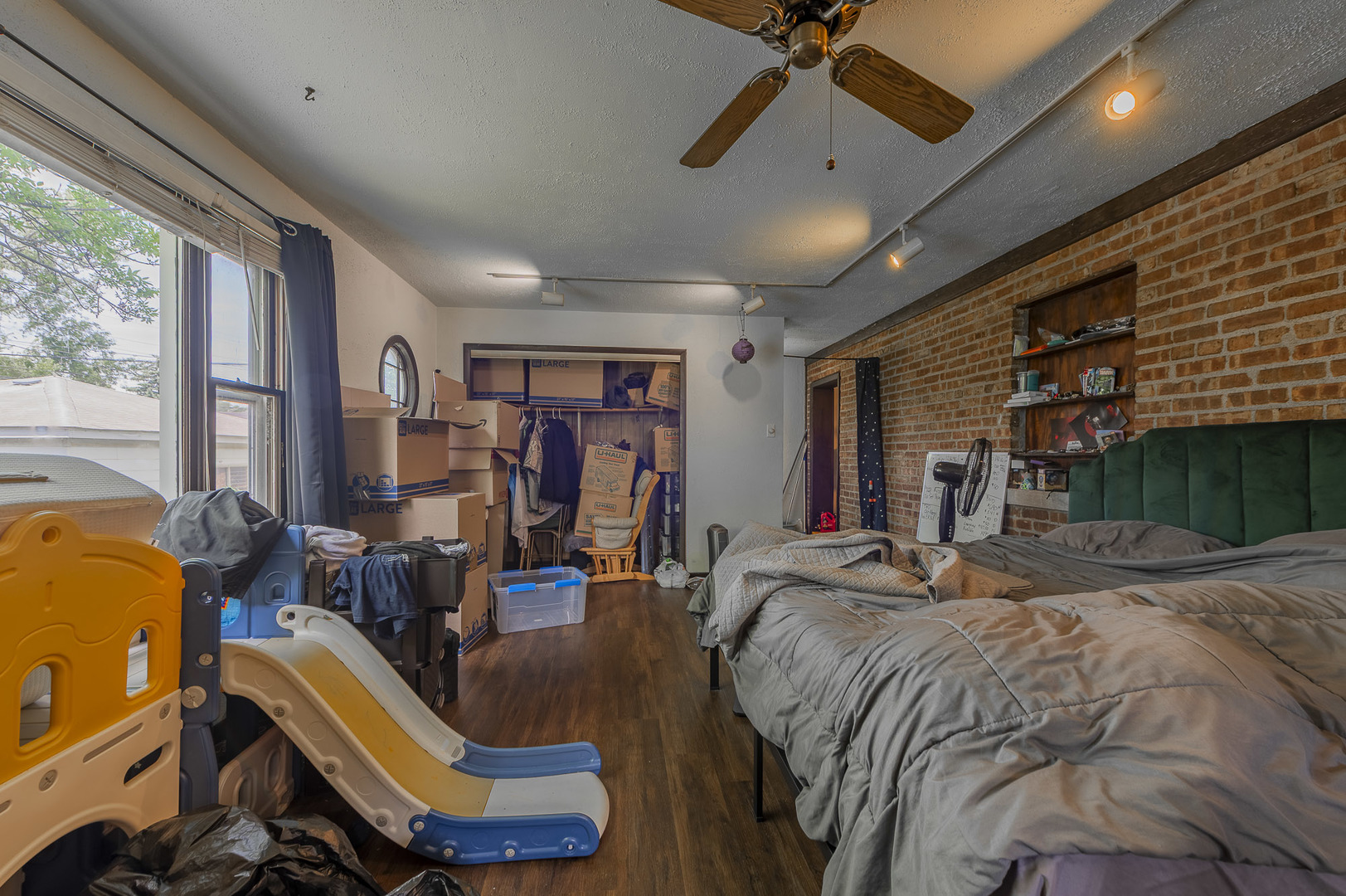 main property photo 5