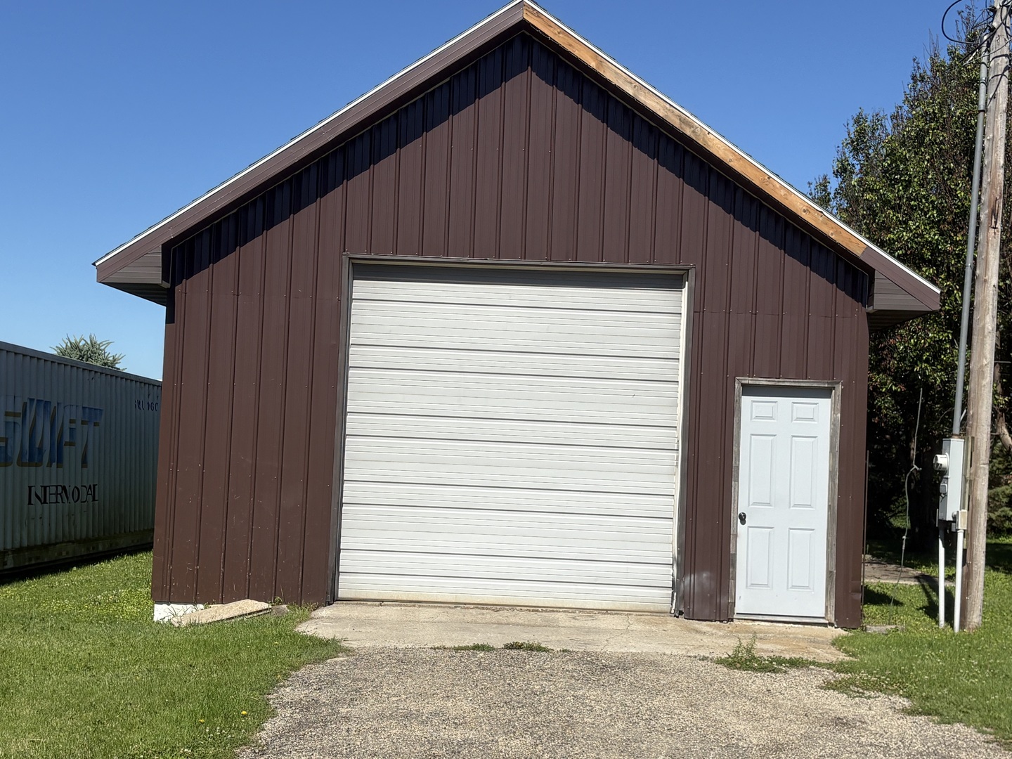 main property photo 40