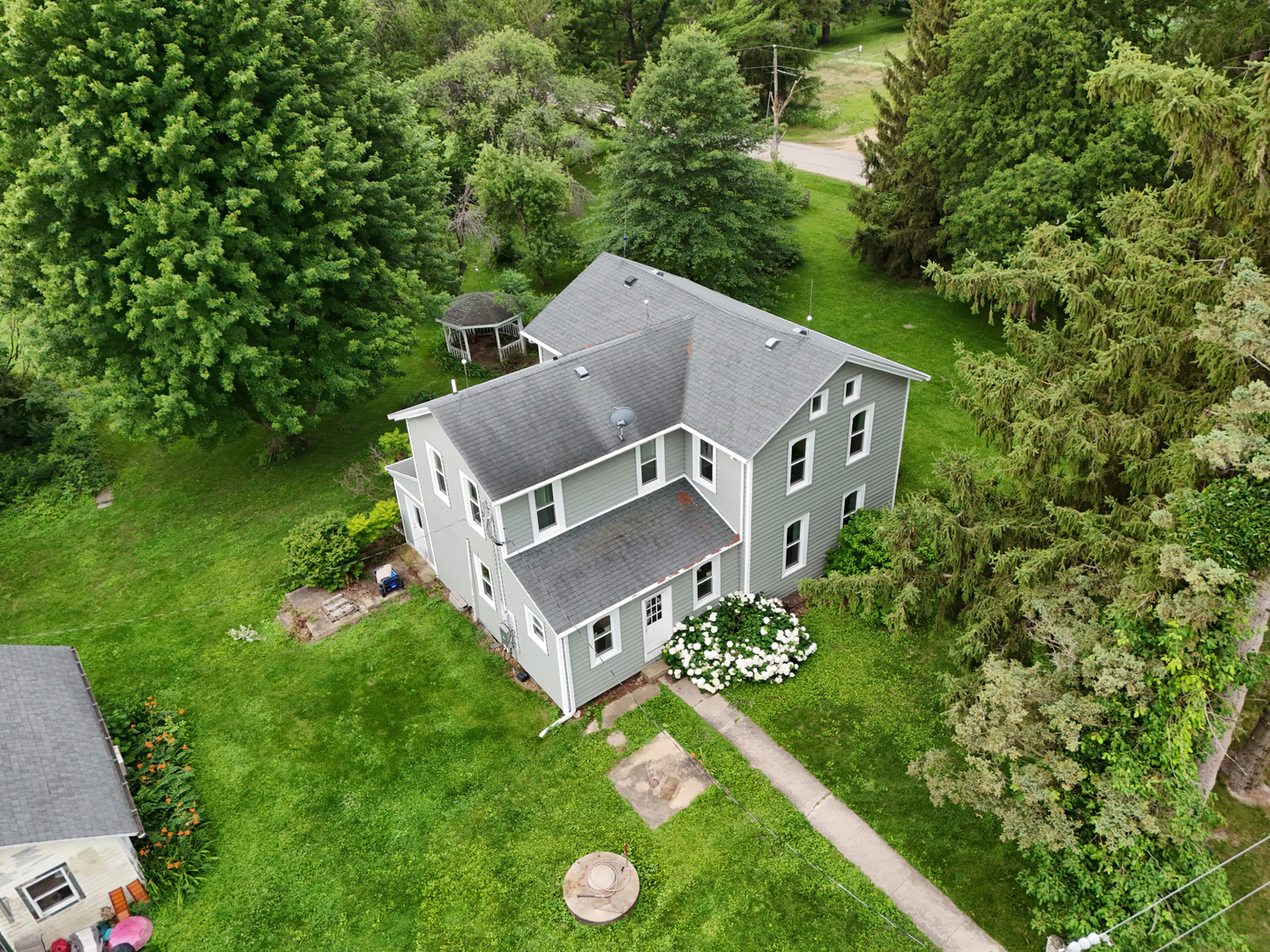 main property photo 39