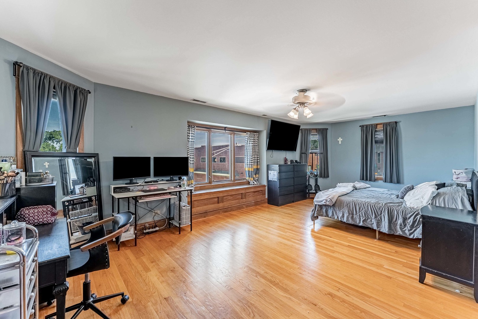 main property photo 17