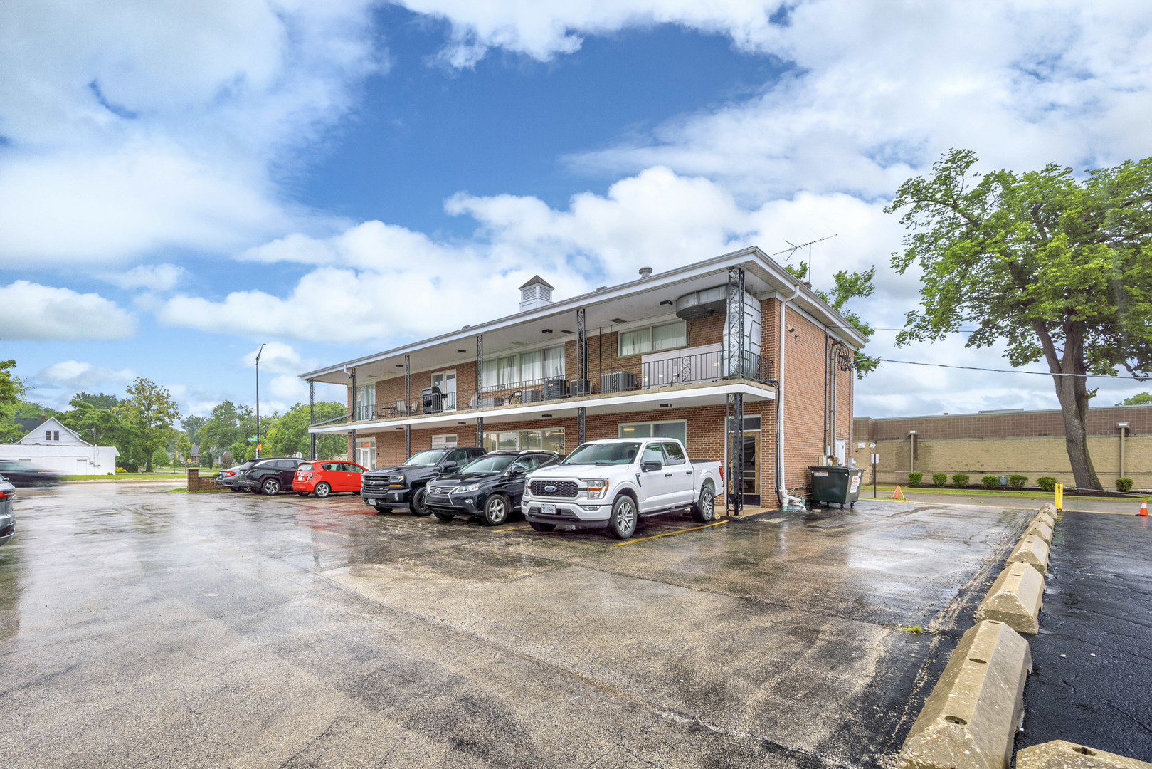 main property photo 3