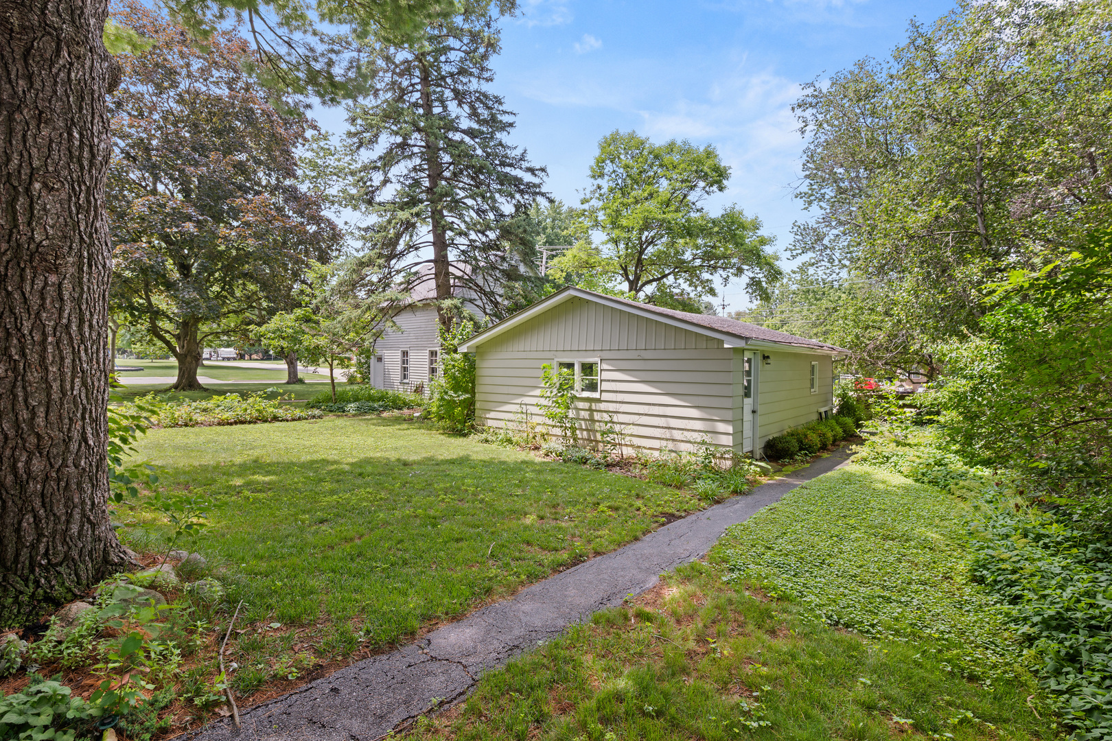 main property photo 35