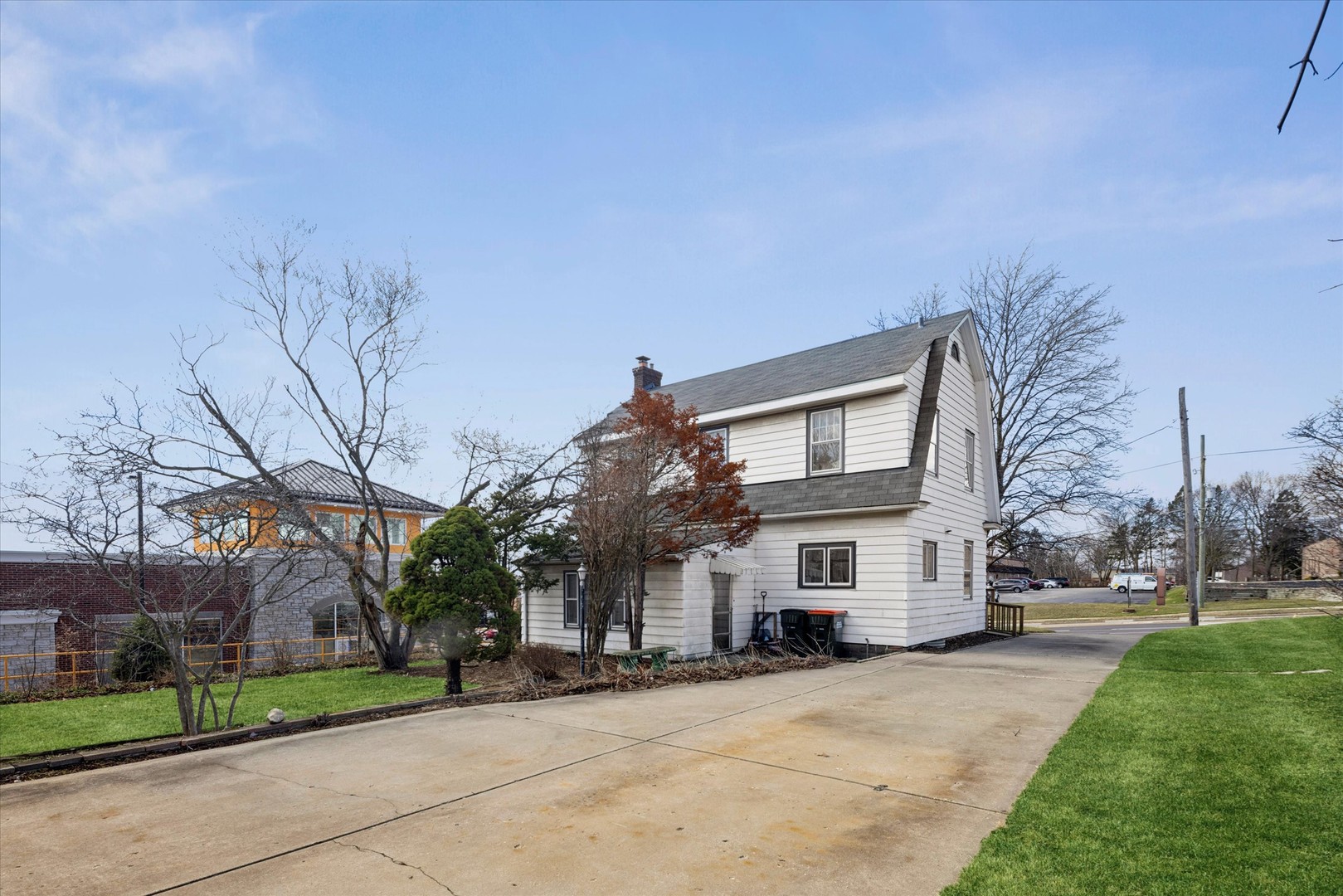 main property photo 23