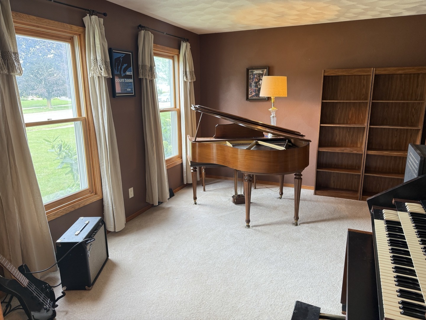 main property photo 11