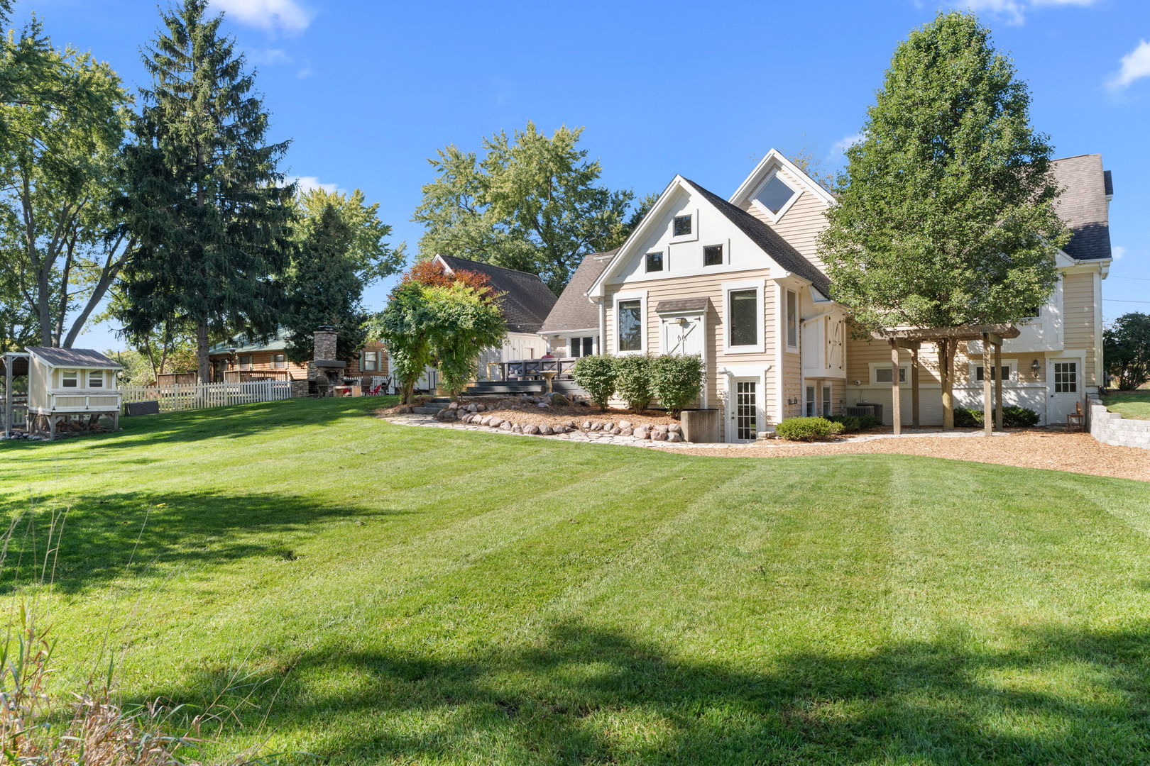 main property photo 41
