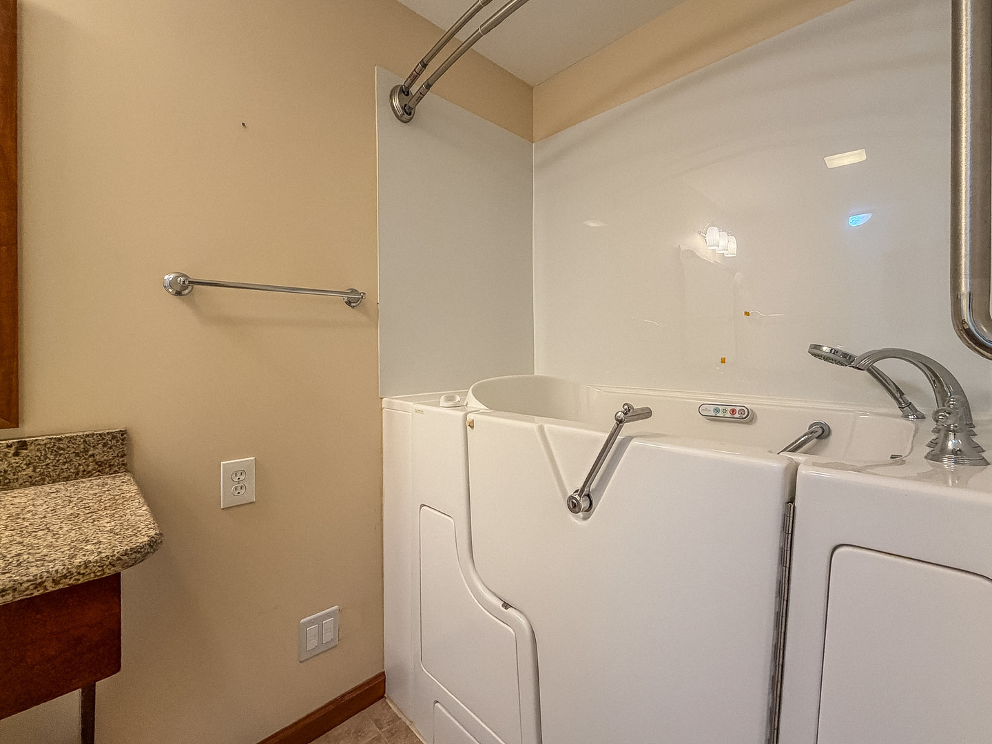 main property photo 17