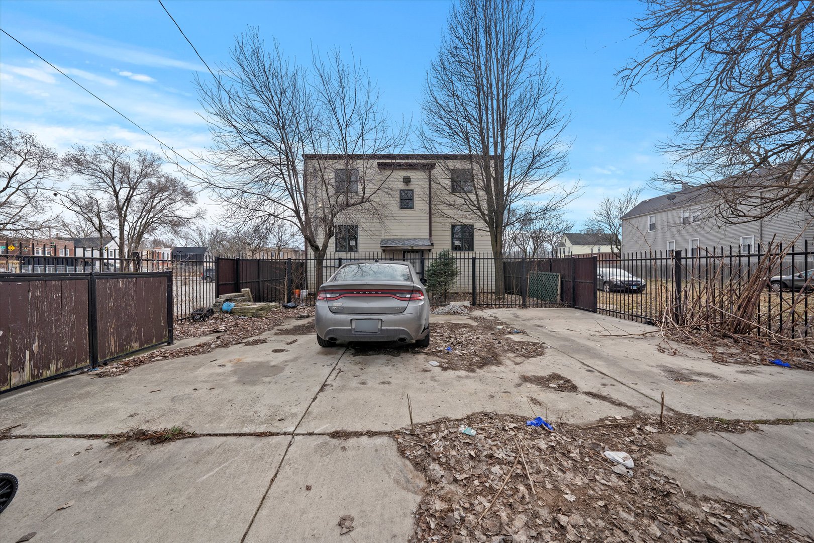 main property photo 28