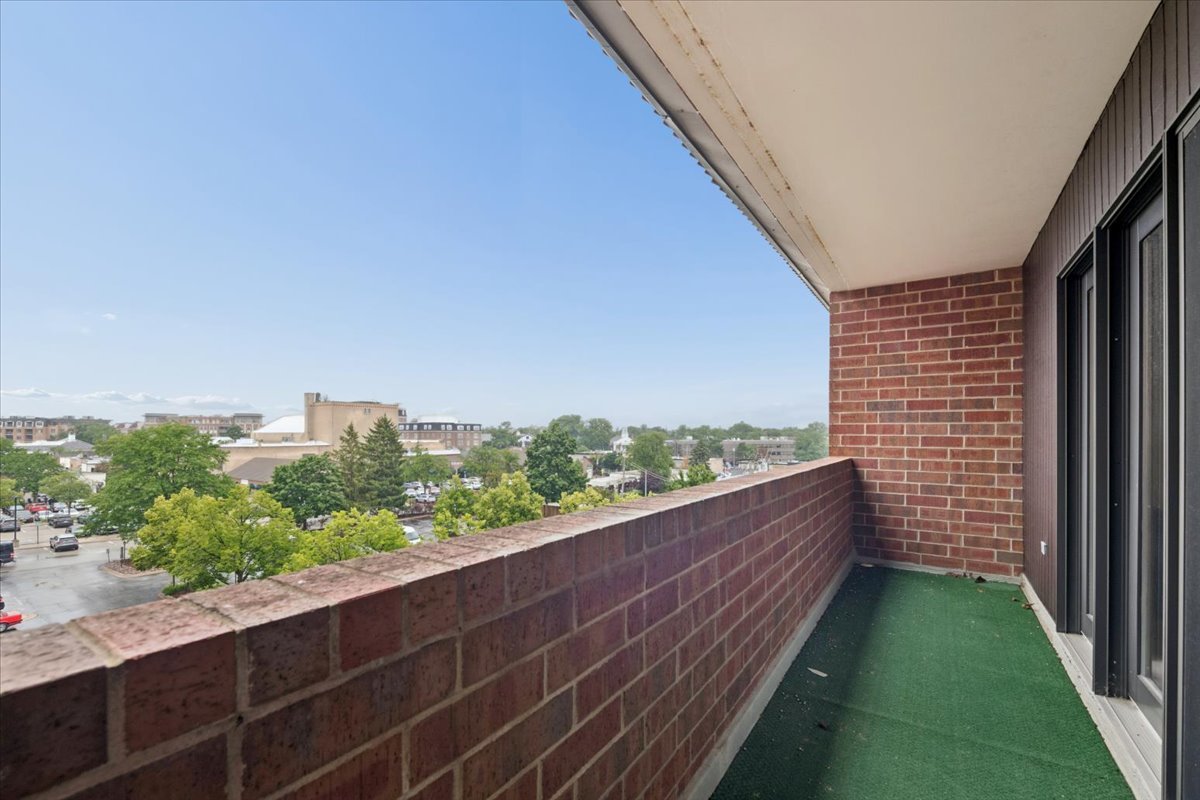 main property photo 12
