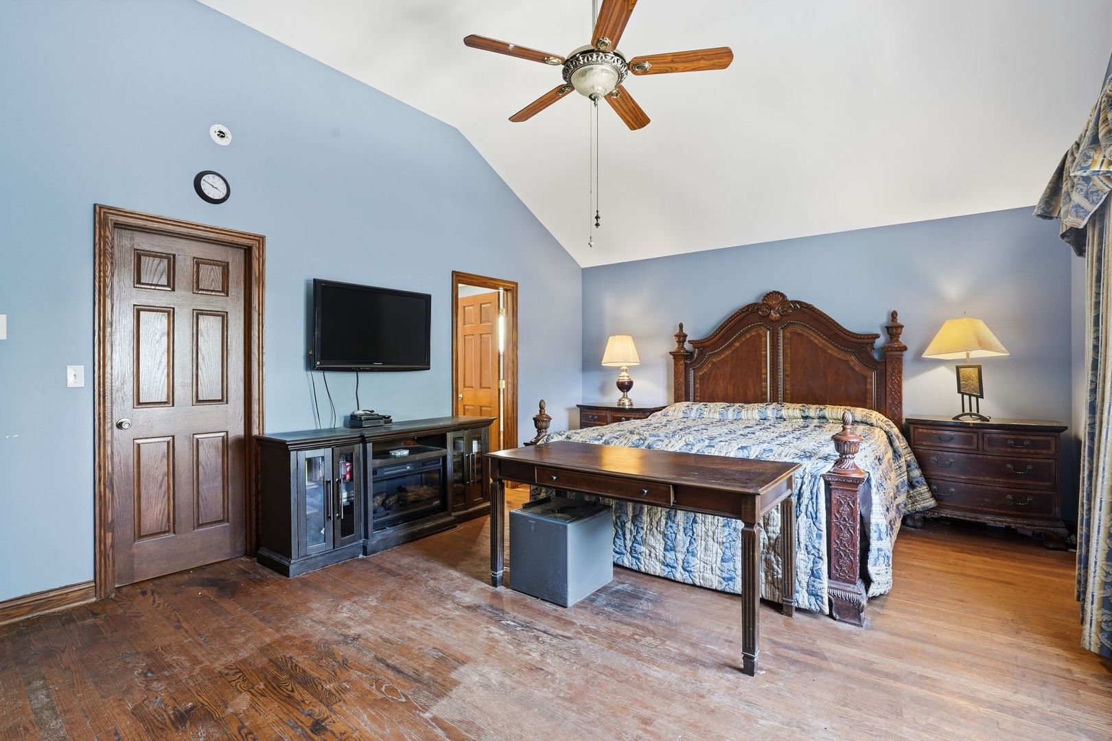 main property photo 23